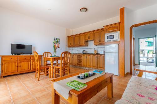 Apartamentos Los Quiqueres プエルト・デル・カルメン エクステリア 写真