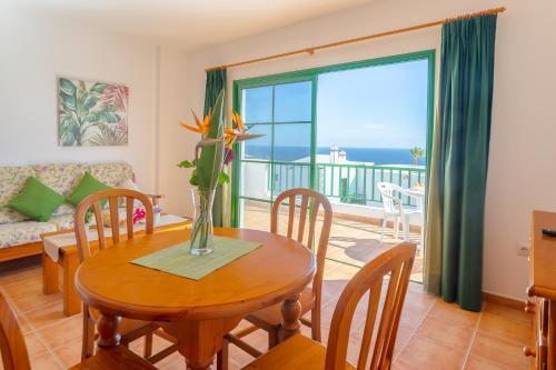 Apartamentos Los Quiqueres プエルト・デル・カルメン エクステリア 写真
